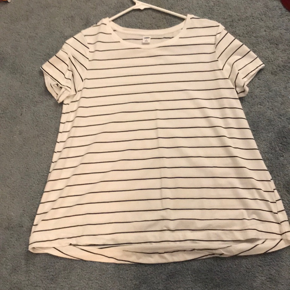 B&W Short-Sleeve Top